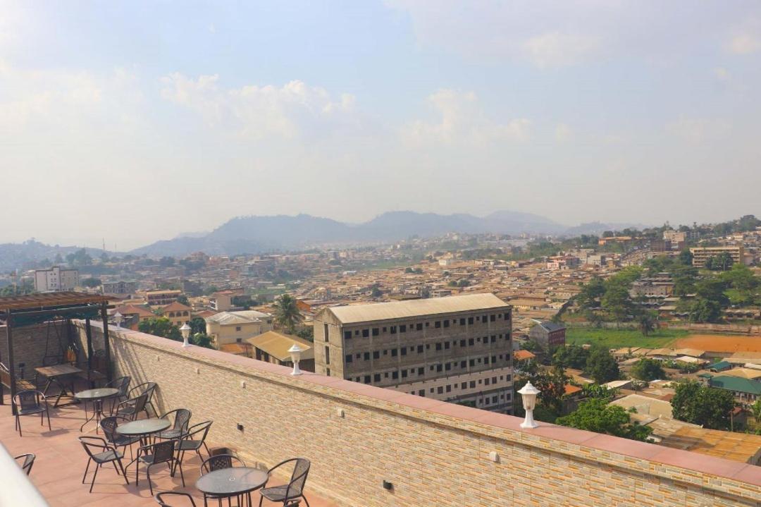 Cofe Hotel Yaoundé Exterior foto