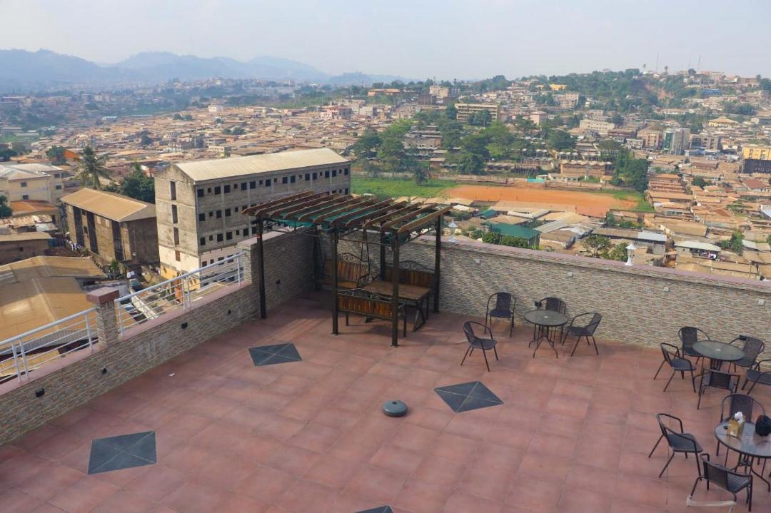 Cofe Hotel Yaoundé Exterior foto